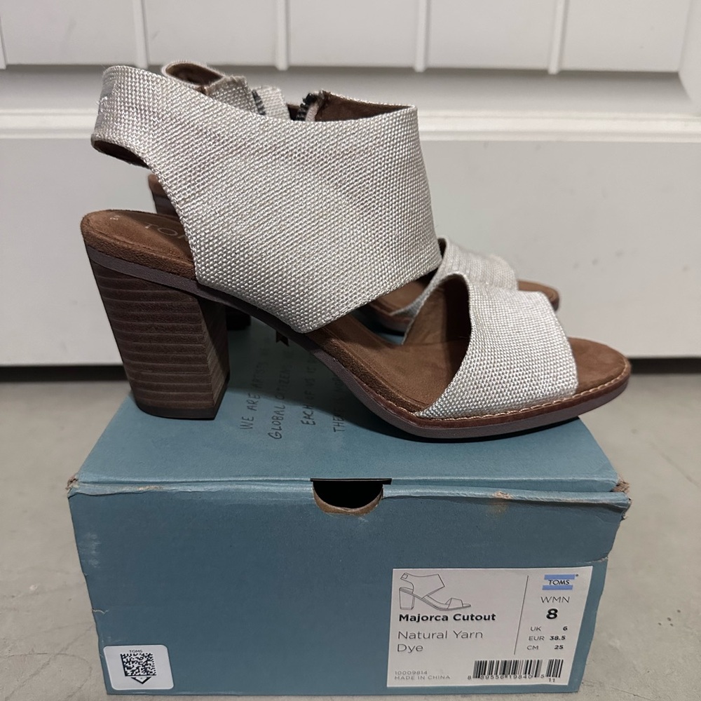 Women’s Tom’s Majorca cut out Heels. Brand new. Never worn. Size 8
